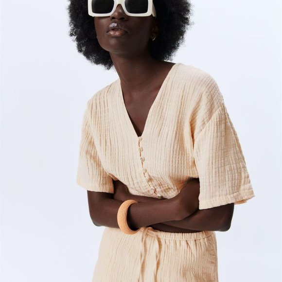 ZARA STRUCTURED TOP BUTTER - Picture 1 of 3